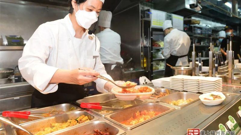 在选择膨化食品原料供应商时，首先要审查其资质。合格的供应商应具备以下条件：